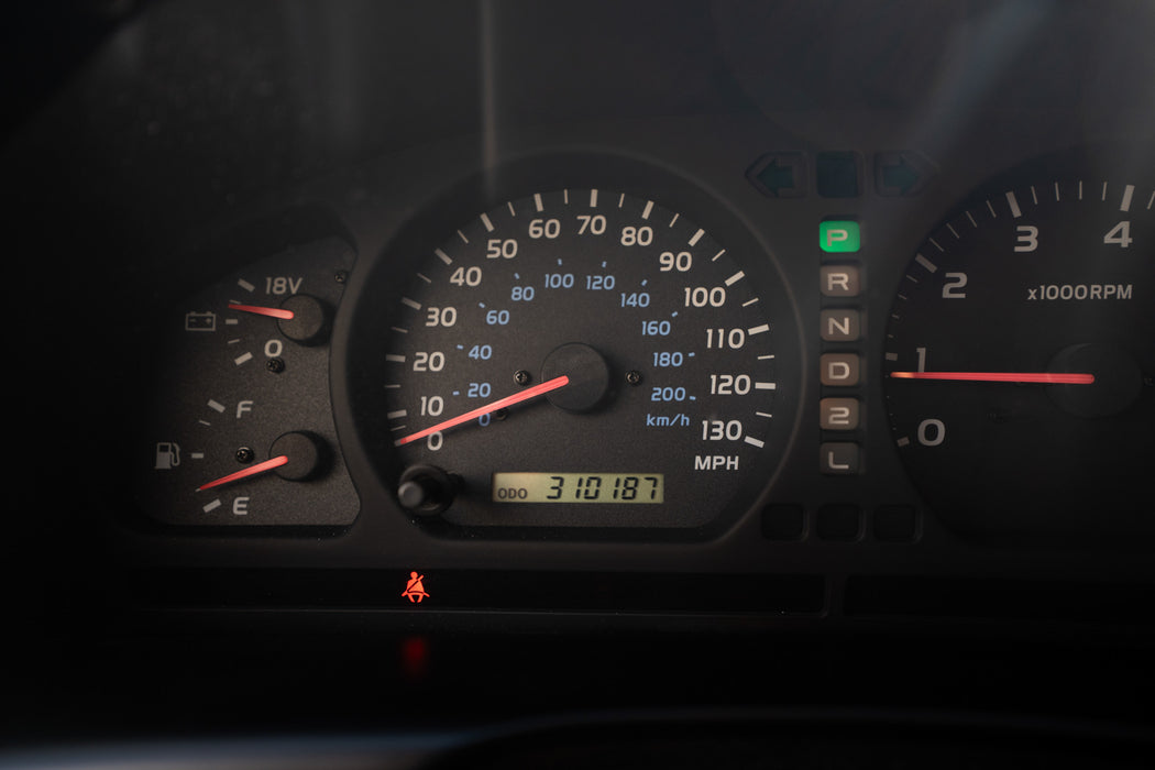 1998 Toyota Land Cruiser UZJ100 Factory Rear Locker Well Maintained Runs Great!