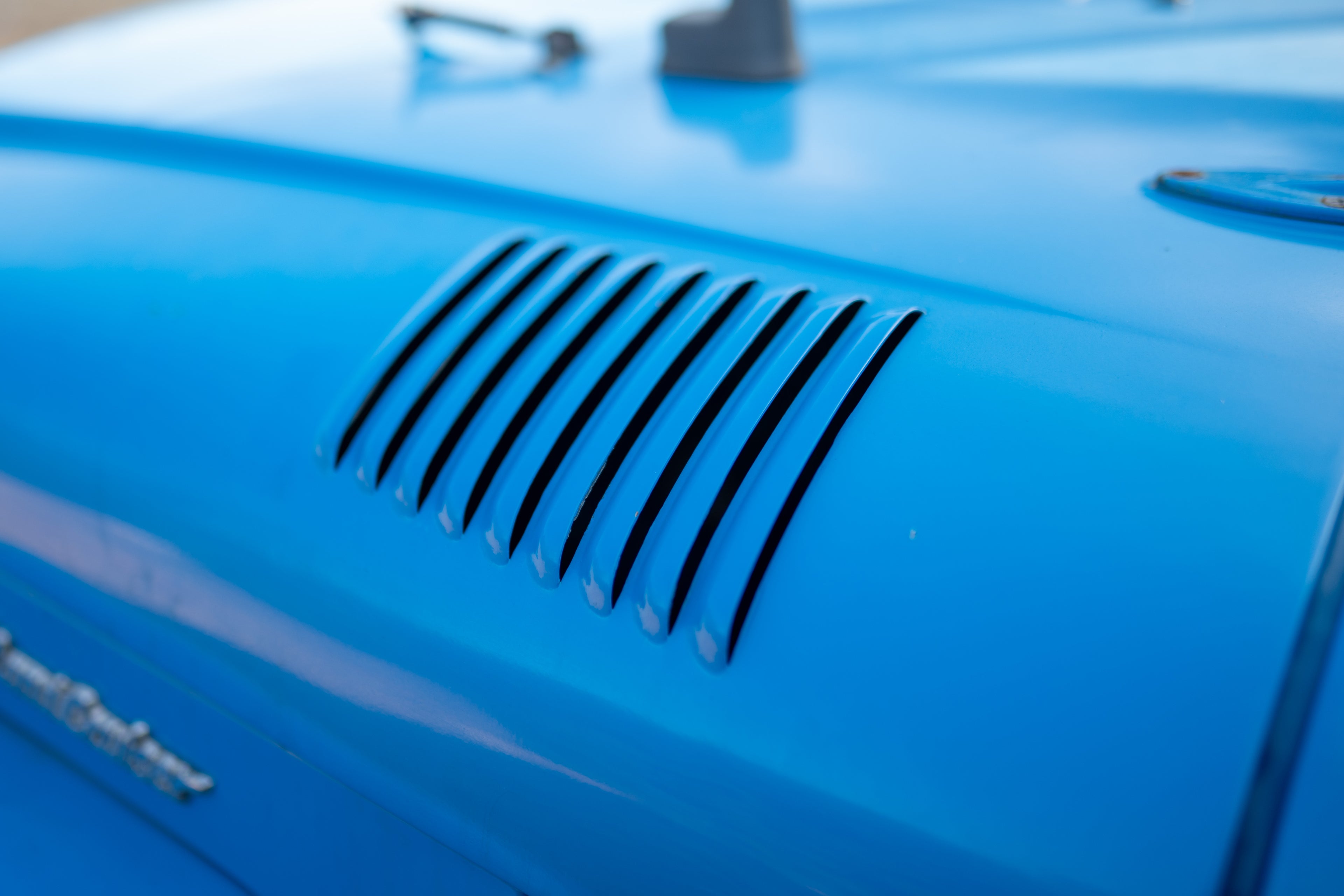 1974 Toyota Land Cruiser FJ43 Soft Top (Blue)