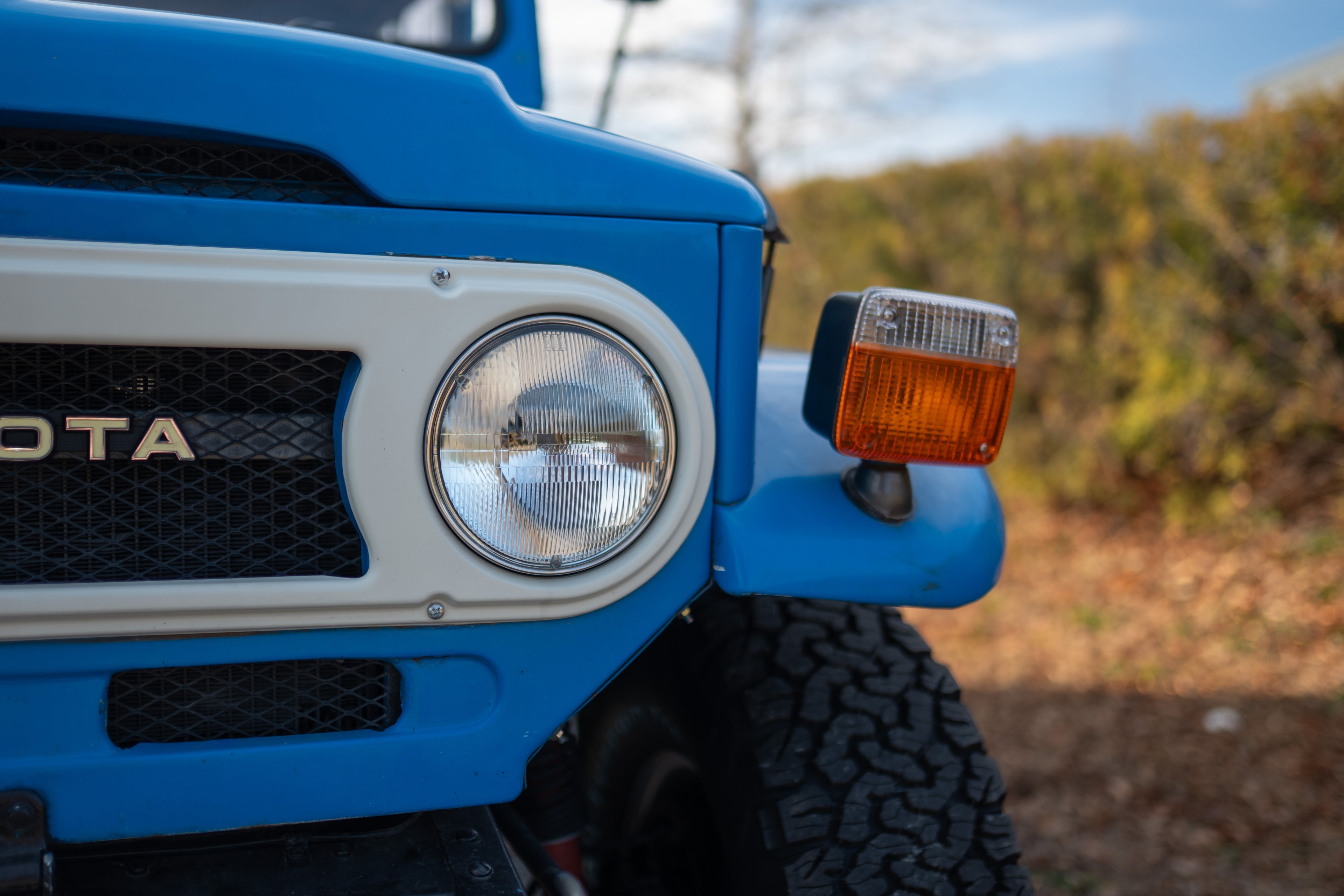 1974 Toyota Land Cruiser FJ43 Soft Top (Blue)