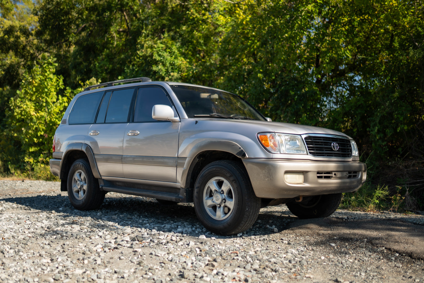 1998 Toyota Land Cruiser UZJ100 Factory Rear Locker Well Maintained Runs Great!