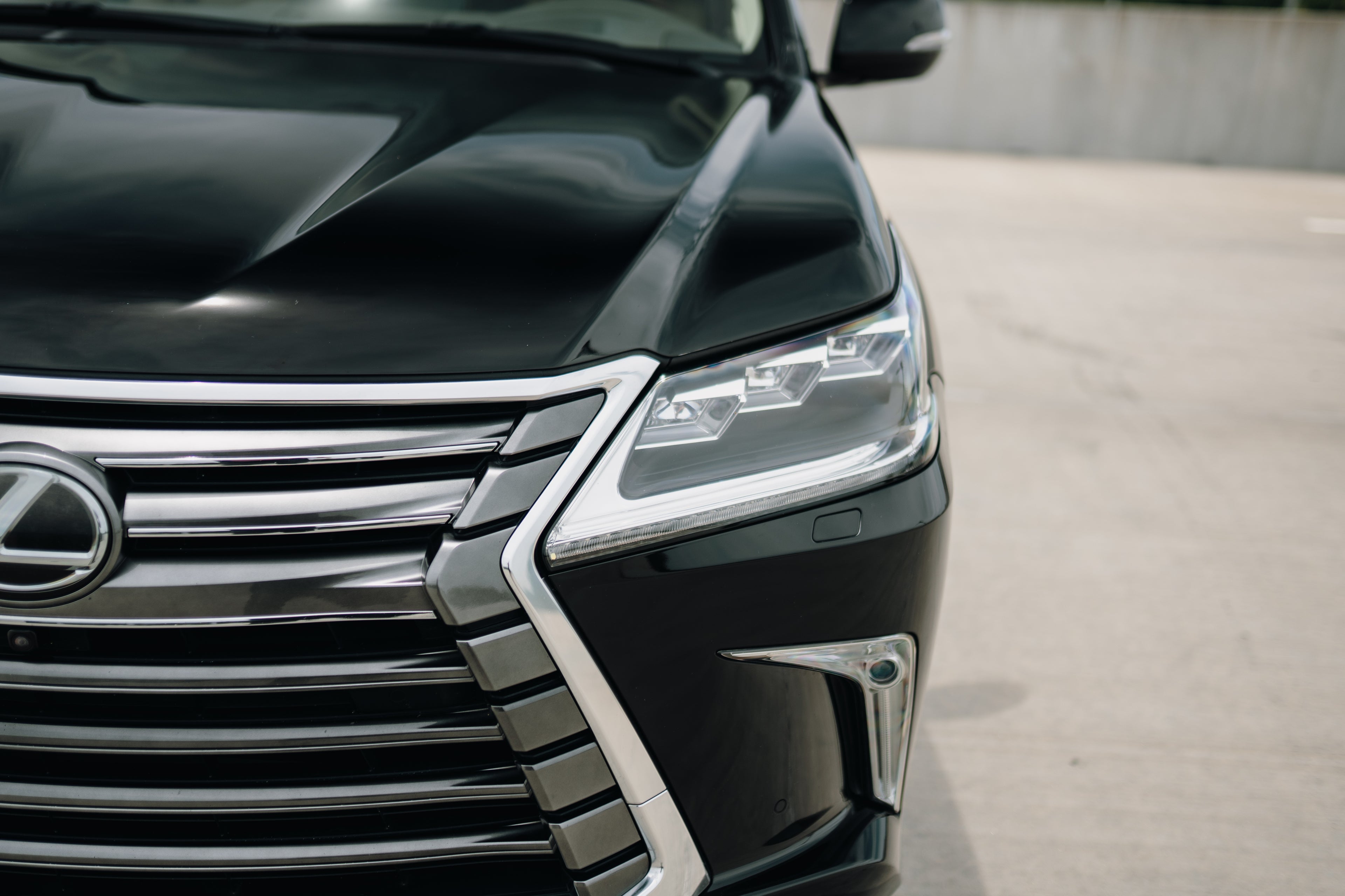 2016 Lexus LX570 Low Miles 102K Runs Great VERY Clean!
