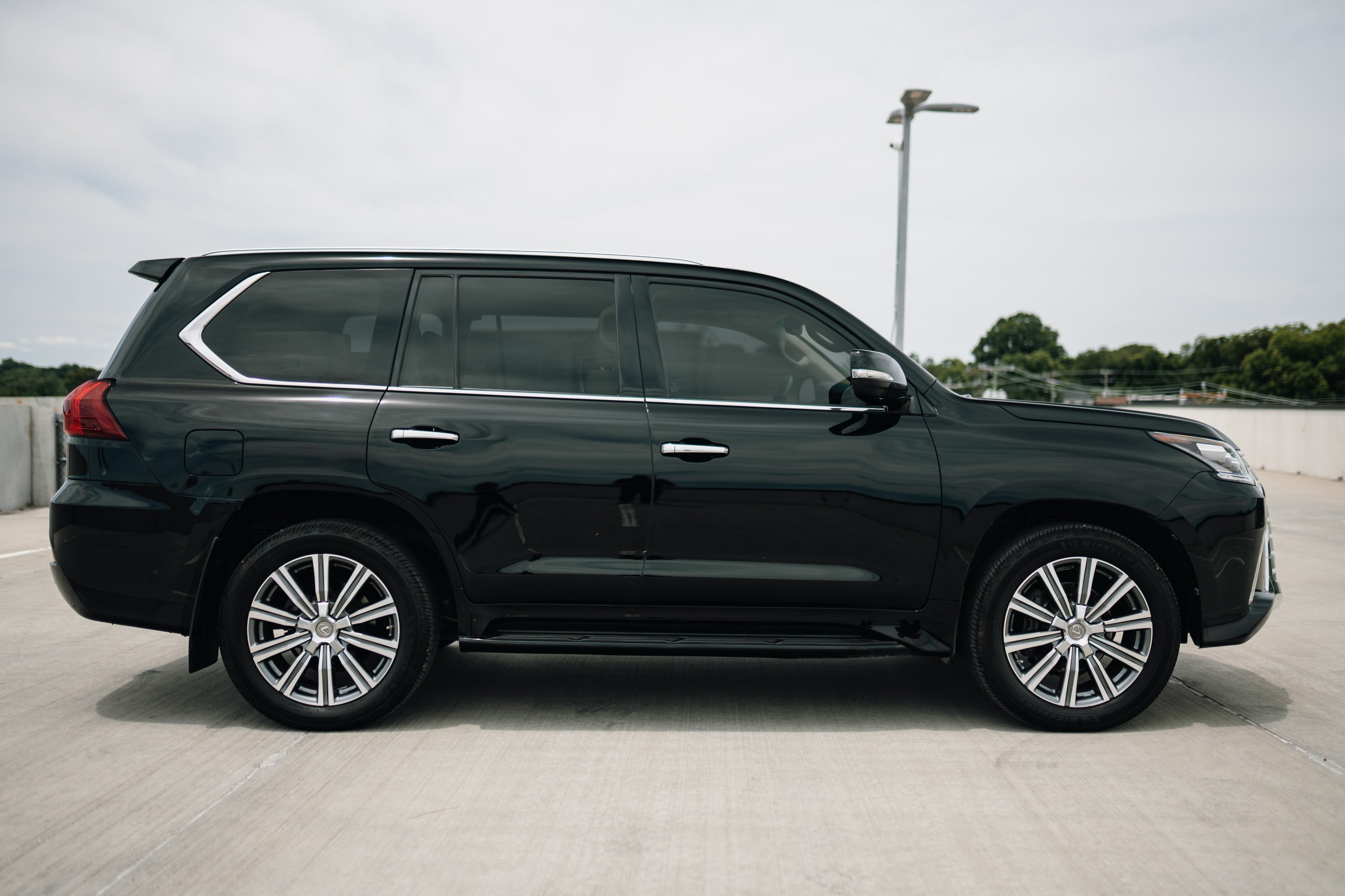 2016 Lexus LX570 Low Miles 102K Runs Great VERY Clean!