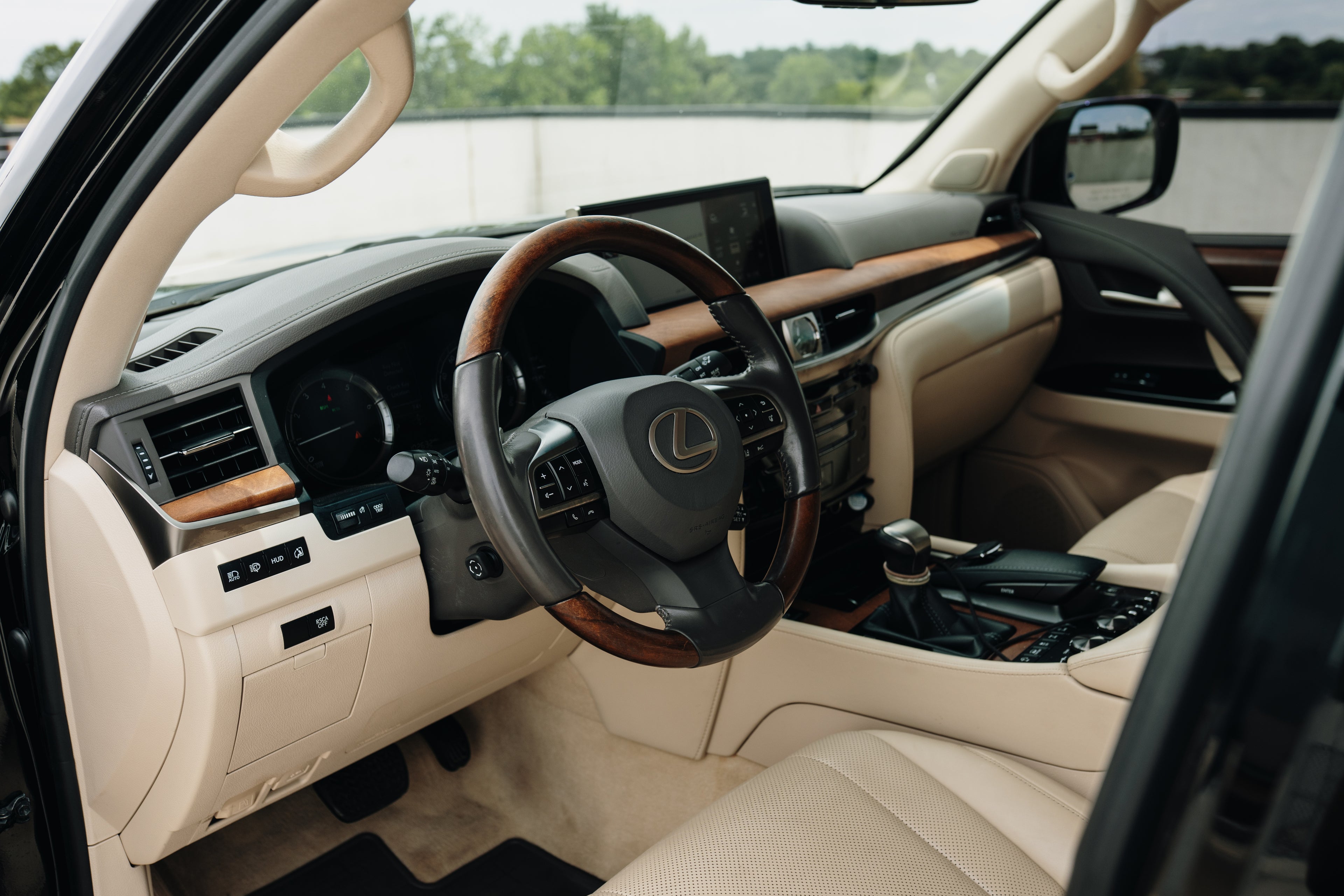 2016 Lexus LX570 Low Miles 102K Runs Great VERY Clean!