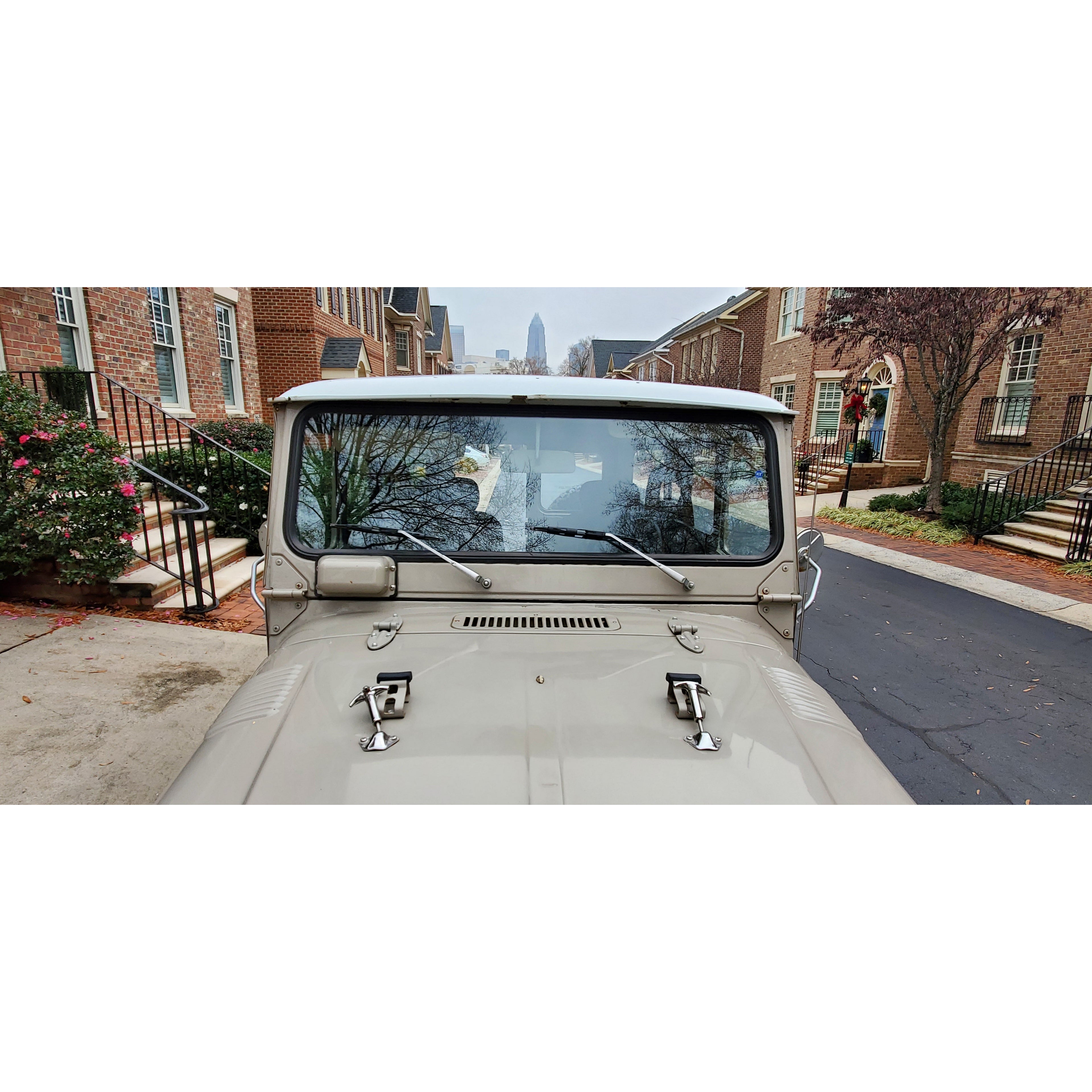 1976 Toyota FJ40 Land Cruiser 4.3L Vortec H55 5 Speed