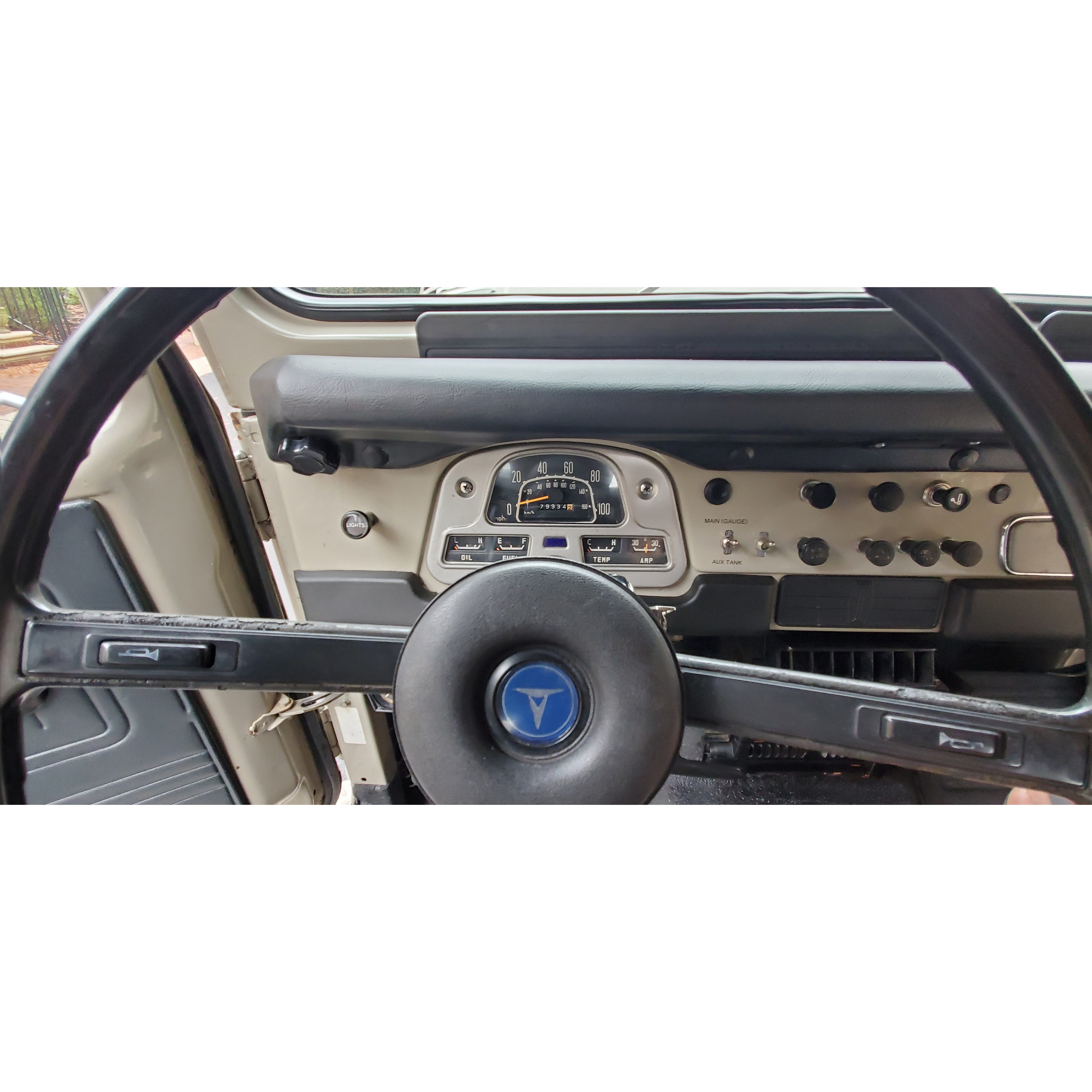 1976 Toyota FJ40 Land Cruiser 4.3L Vortec H55 5 Speed