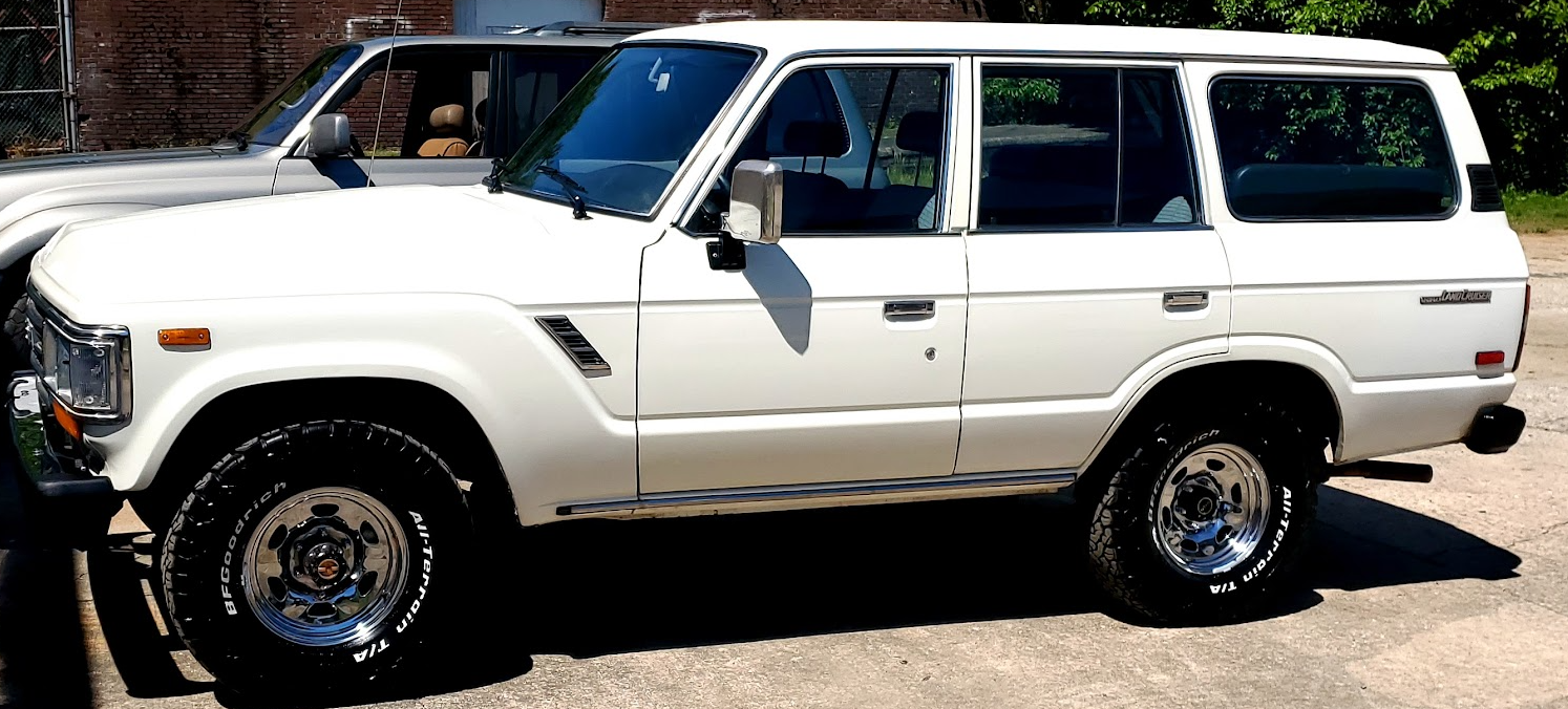 1989 Toyota Land Cruiser FJ62 White