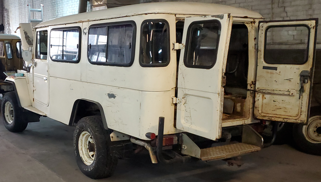 1984 Toyota Land Cruiser HJ47 Troopy White