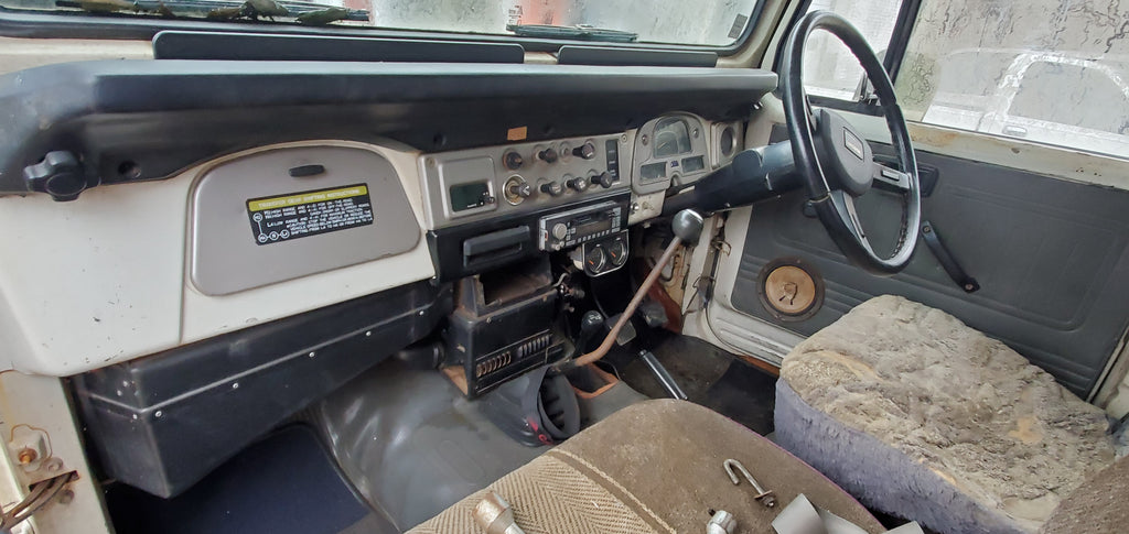 1984 Toyota Land Cruiser HJ47 Troopy White
