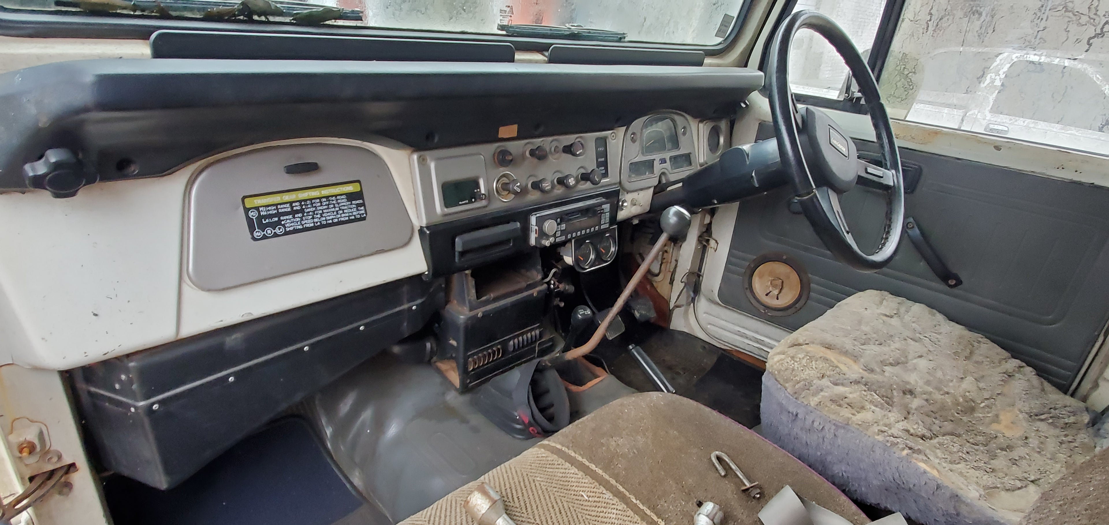 1984 Toyota Land Cruiser HJ47 Troopy White