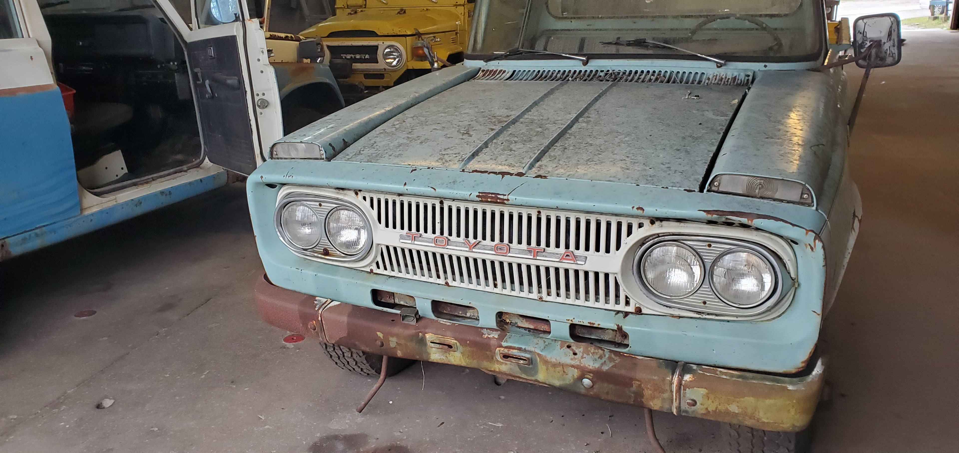 1966 Toyota Stout 1900 Pickup (RK41)